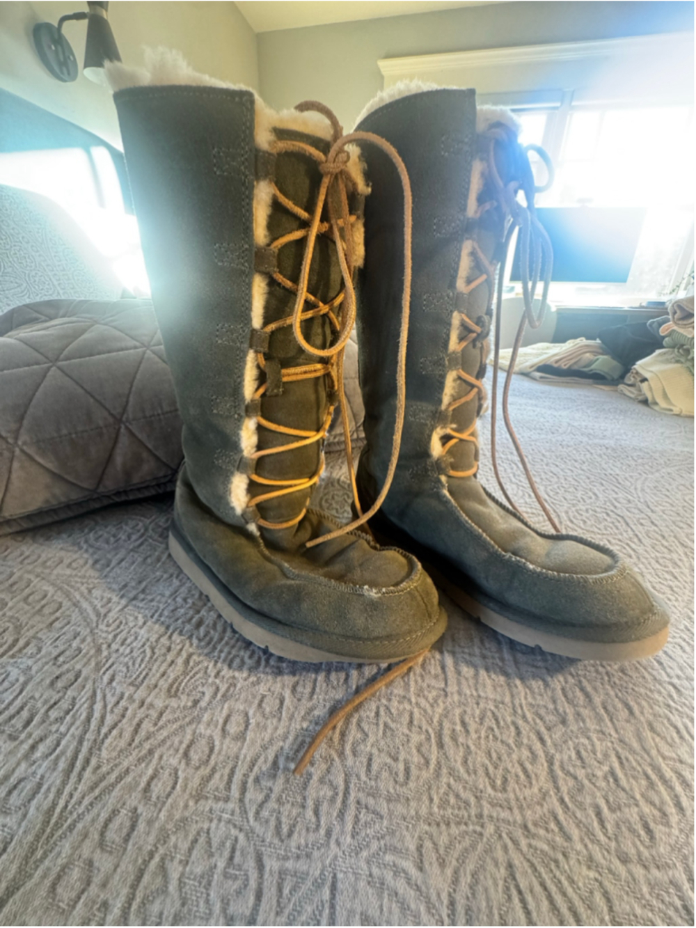 Vintage UGG Lace-Up Winter Boots, Olive Green and Cream sheepskin
Fur, Size 7